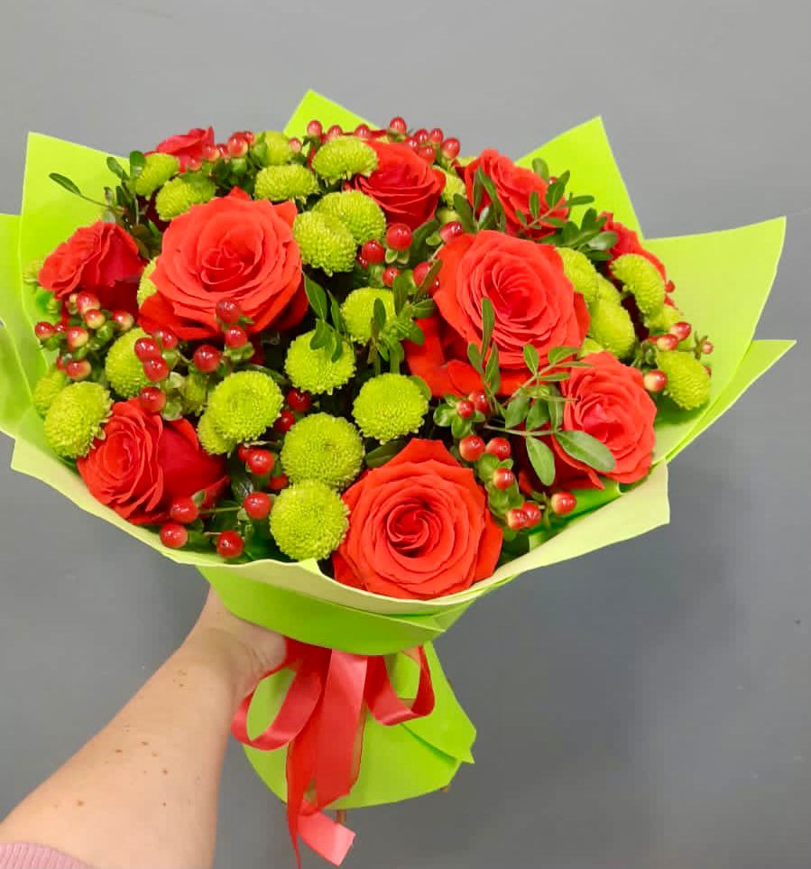 Букет цветов из: Хризантемы и Розы в Кувандыке