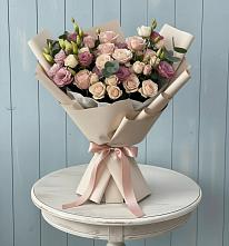 Букет цветов из:  Розы и Лизиантусы в Кувандыке