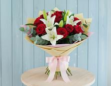 Букет цветов из:  Лилии и Розы в Кувандыке