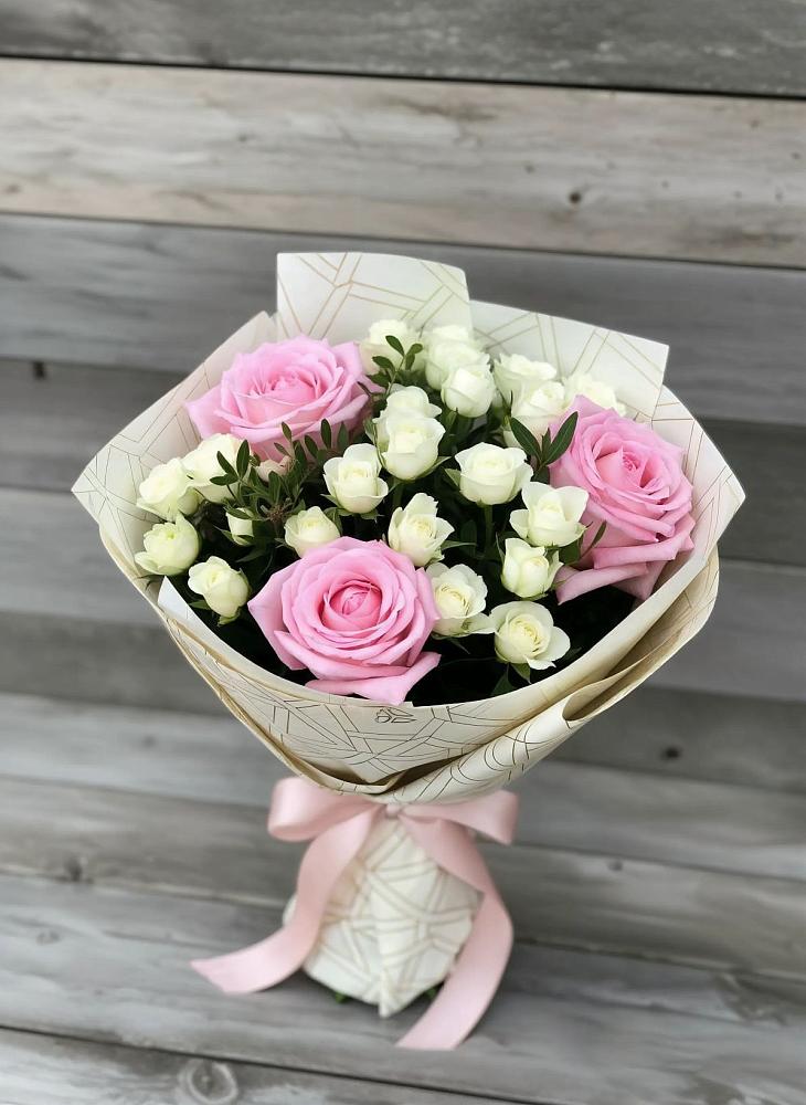 Букет цветов из: Розы в Кувандыке