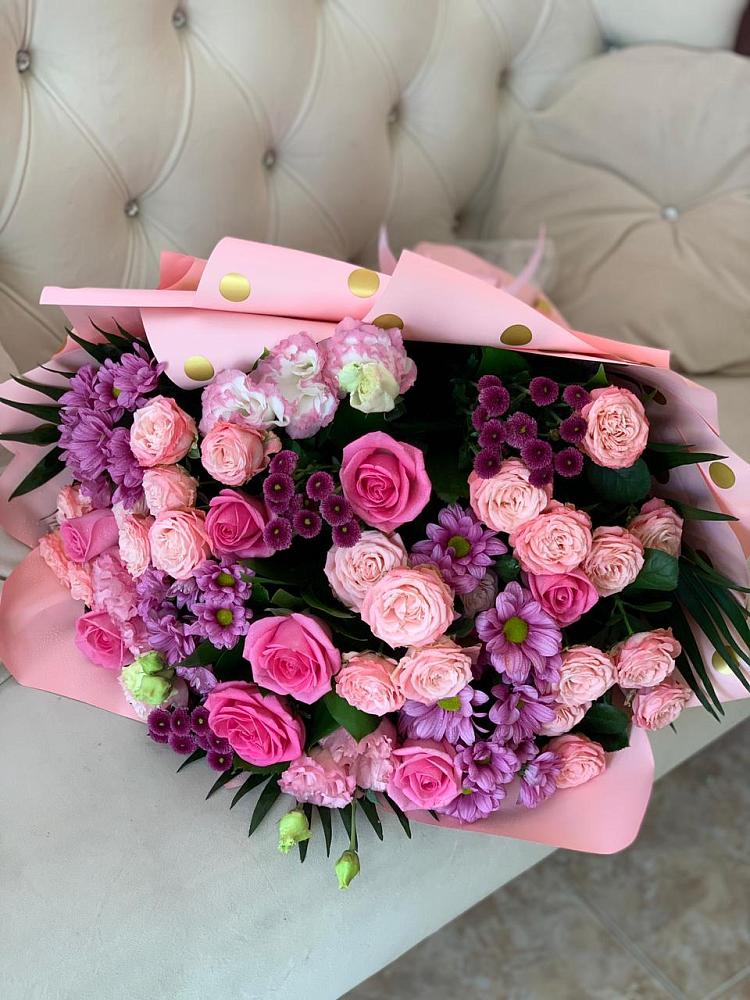 Букет цветов из: Хризантемы, Розы и Лизиантусы в Кувандыке