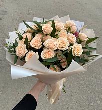 Букет Кремовые розы Латте в Кувандыке
