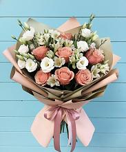 Букет цветов из:  Розы, Альстромерии и Лизиантусы в Кувандыке