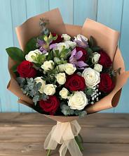 Букет цветов из:  Розы и Альстромерии в Кувандыке