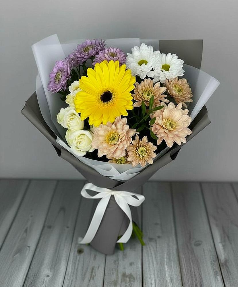 Букет цветов из: Розы, Герберы и Хризантемы в Кувандыке