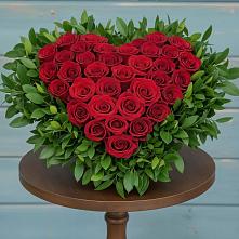 Цветочная композиция из Розы в виде сердца в Кувандыке