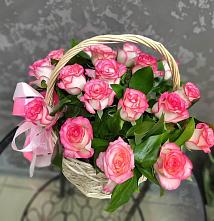 Цветочная композиция из Розы в корзине в Кувандыке