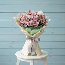 Букет цветов из:  Орхидеи и Розы в Кувандыке