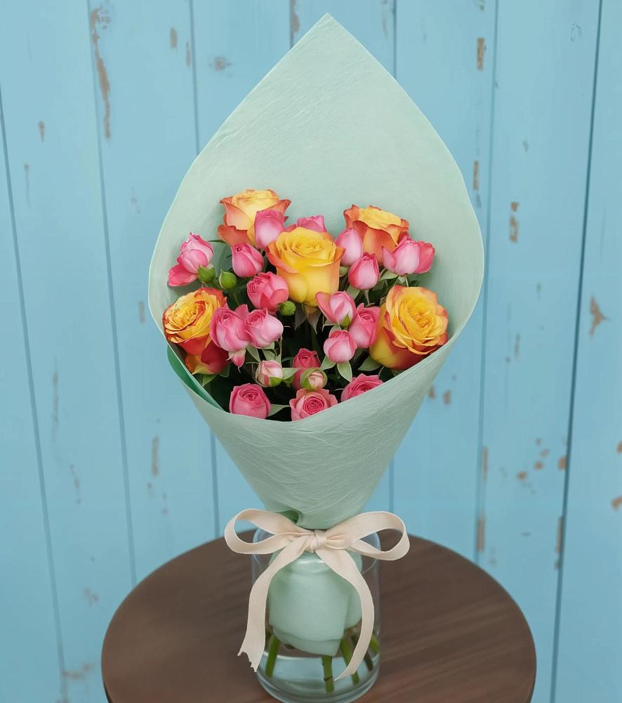 Букет цветов из: Розы в Кувандыке