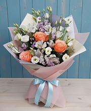 Букет цветов из:  Лизиантусы, Розы, Альстромерии и Гипсофила в Кувандыке