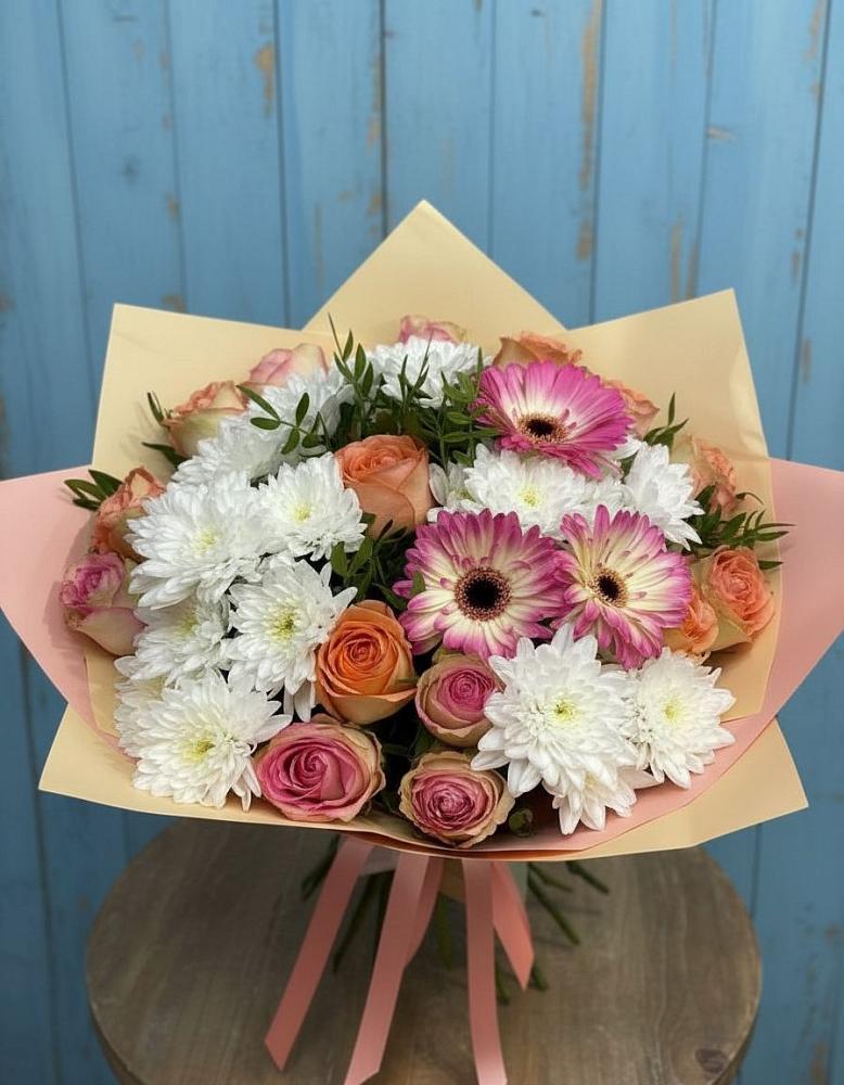 Букет цветов из: Розы, Герберы и Хризантемы в Кувандыке