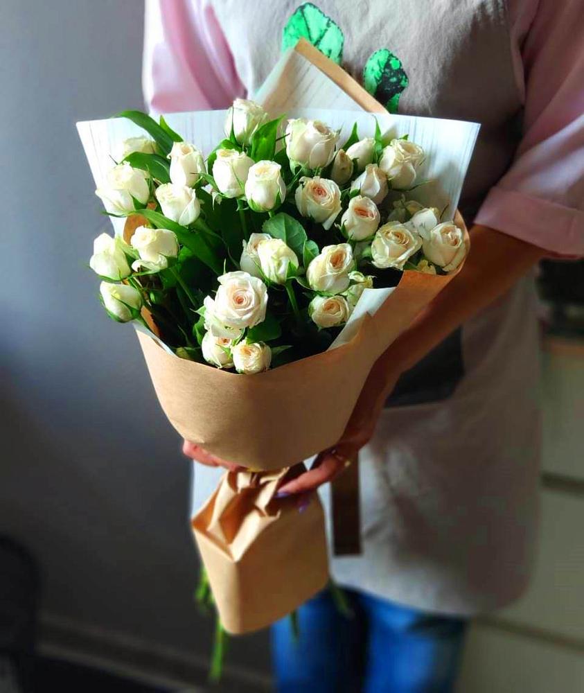 Букет цветов из: Розы в Кувандыке