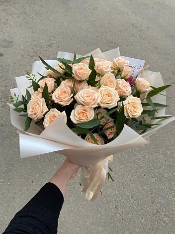 Букет Кремовые розы Латте в Кувандыке