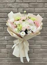 Букет цветов из:  Гвоздики, Розы, Лизиантусы и Хризантемы в Кувандыке