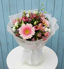 Букет цветов из:  Герберы, Альстромерии и Лизиантусы в Кувандыке