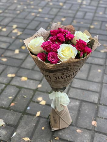 Букет цветов из: Розы в Кувандыке
