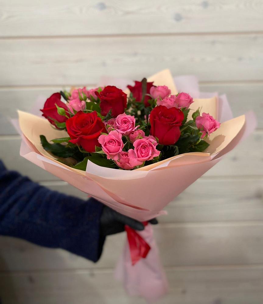 Букет цветов из: Розы в Кувандыке