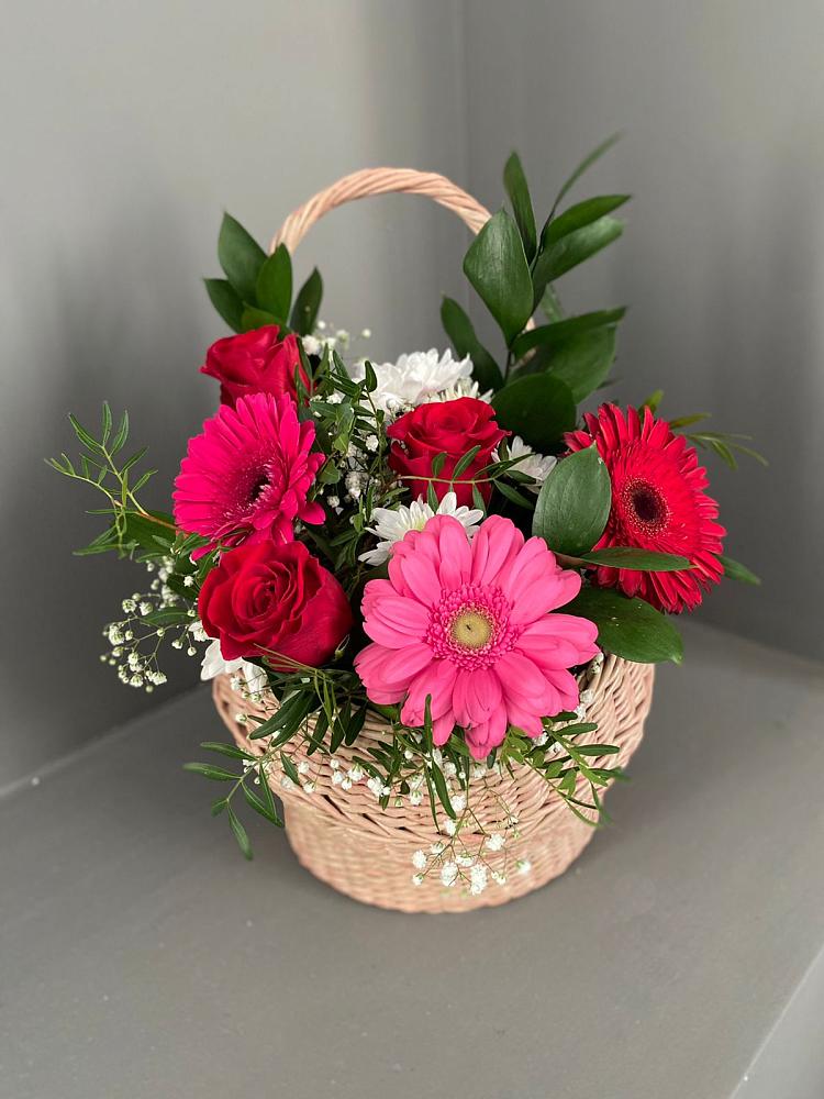 Цветочная композиция из Розы, Хризантемы и Герберы в корзине в Кувандыке