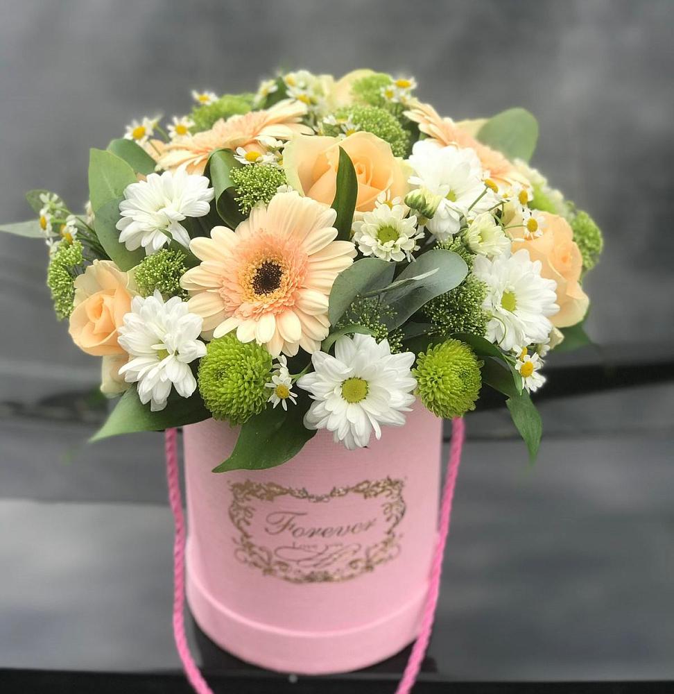 Цветочная композиция из Розы, Герберы и Хризантемы в шляпной коробке в Кувандыке