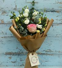 Букет цветов из:  Розы и Лизиантусы в Кувандыке
