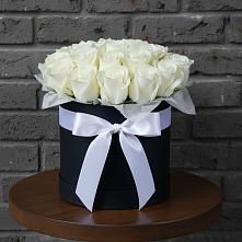 Цветочная композиция из Розы в шляпной коробке в Кувандыке