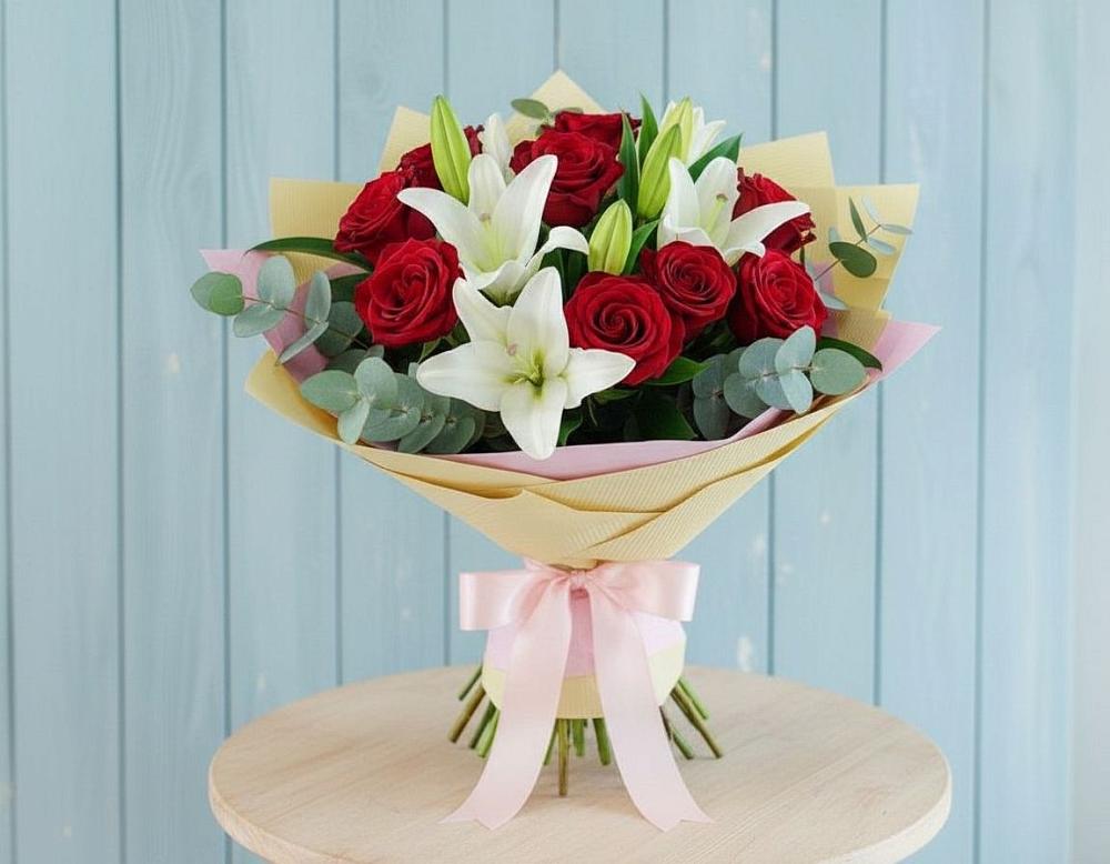 Букет цветов из: Лилии и Розы в Кувандыке